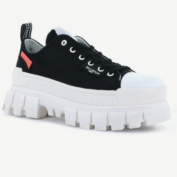 PALLADIUM NWB Revolt Shoe LO TX Black Women Platform Boot 97243-016-M SZ 8 - Picture 2 of 5